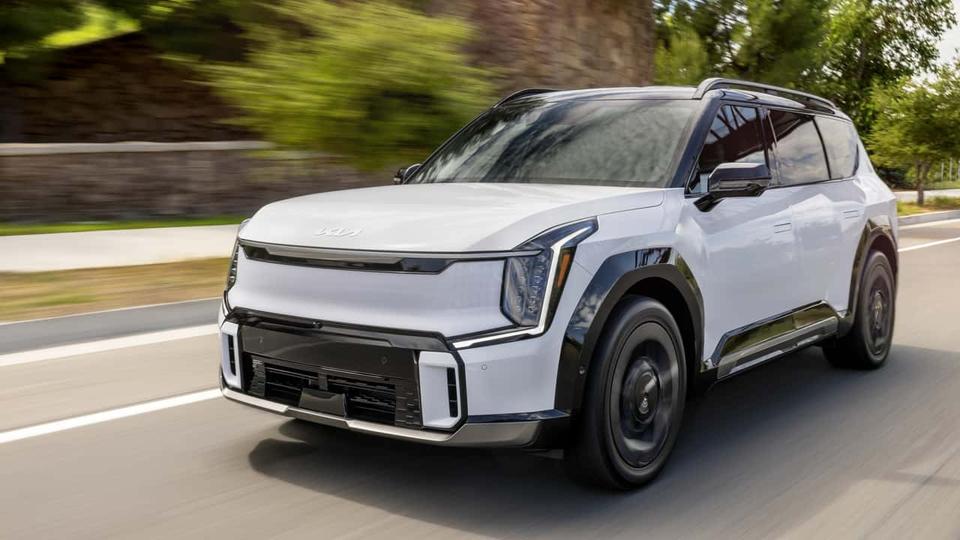 2027 Kia EV9 price rises by $90 with more standard features