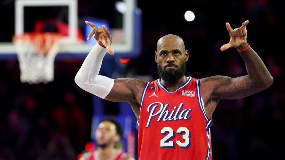LeBron James and Tyrese Maxey lead 76ers past Knicks 98-93