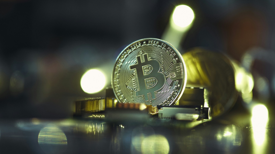 Bitcoin Stays Near $80,000 as ETF Inflows Return Ahead of Fed Signals